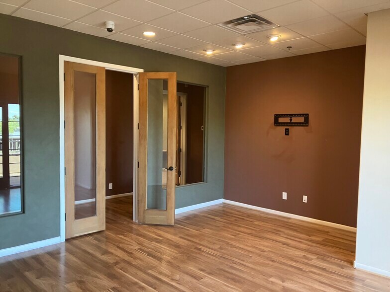 More Photos Of 16853 E Palisades Blvd, Fountain Hills Office For Lease