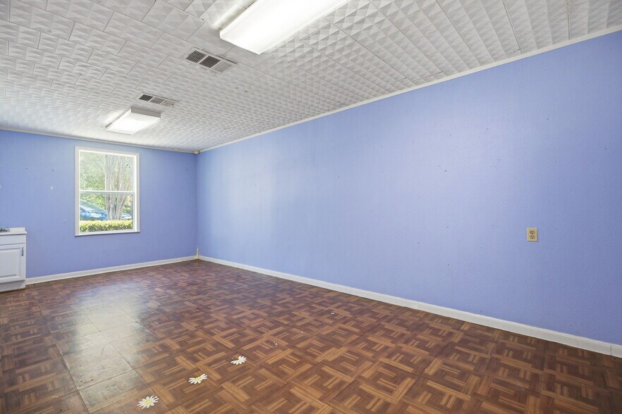 More Photos Of 208 E Hwy 79 St, Hutto Daycare Center For Lease