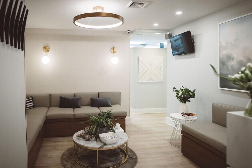 More Photos Of 25 Central Park W, New York Apartments For Lease