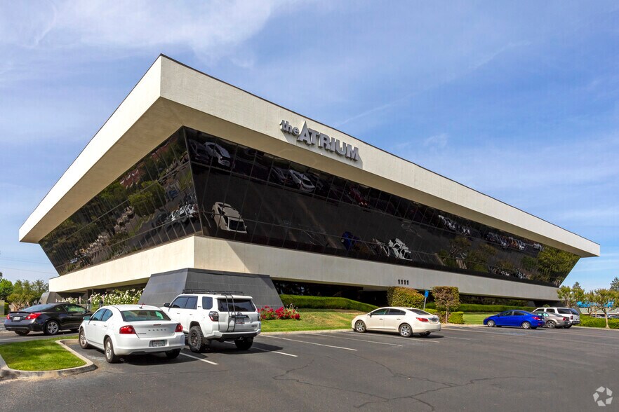 More Photos Of 1111 E Herndon Ave, Fresno Office For Lease