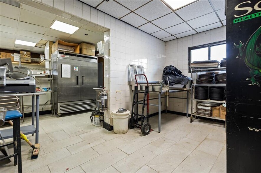 More Photos Of 2792 Pawtucket Ave, East Providence Restaurant For Sale