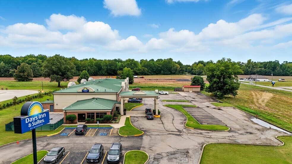 More Photos Of 1011 Highway 64 E, Wynne Hotel For Sale