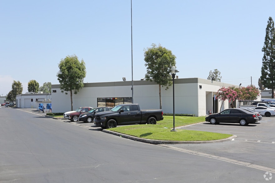 More Photos Of 2101 W Crescent Ave, Anaheim Unknown For Lease