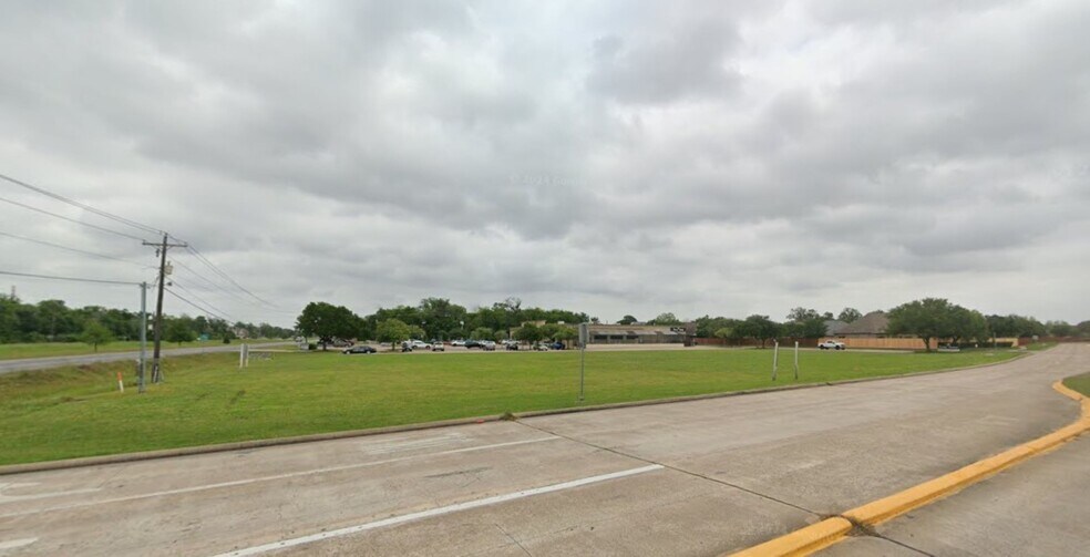 More Photos Of FM 2004, Lake Jackson Land For Sale