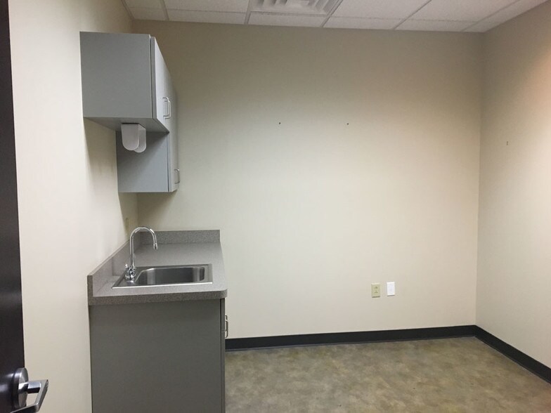 More Photos Of 3622-3636 Sheridan Dr, Amherst Unknown For Lease