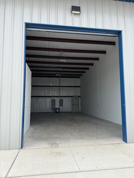 More Photos Of 880 Blasingame Road, Hempstead Industrial For Lease