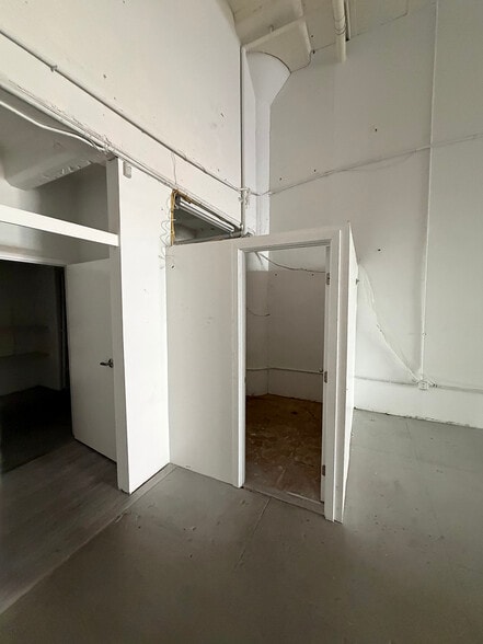 More Photos Of 910-922 Santee St, Los Angeles Storefront Retail Office For Lease