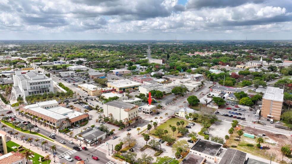 More Photos Of 129 N 5th St, Fort Pierce Storefront Retail Residential For Sale
