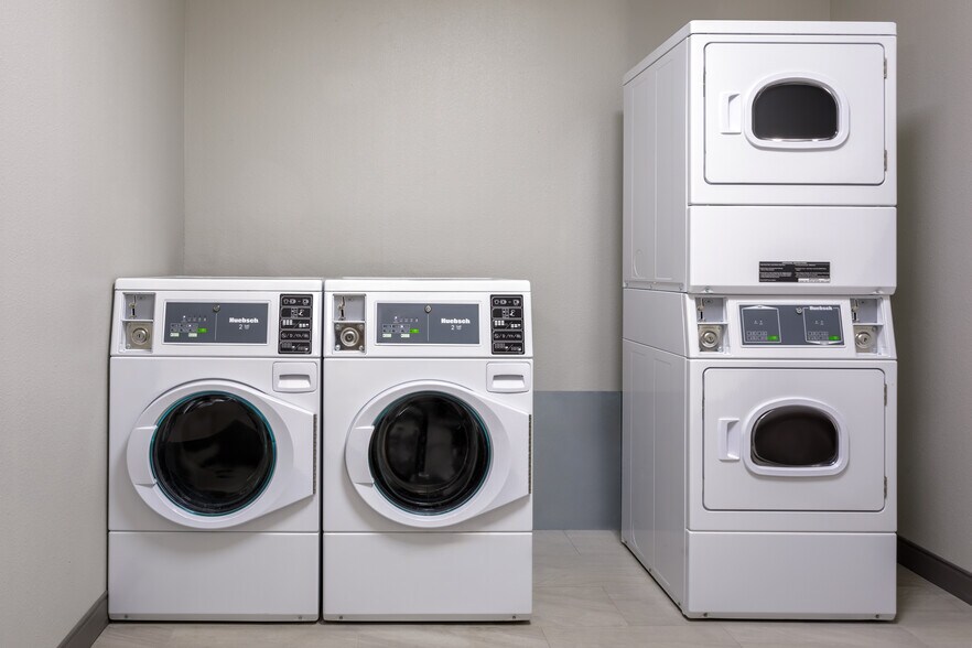 More Photos Of 220 Woodlawn Rd, Macclenny Hotel For Sale