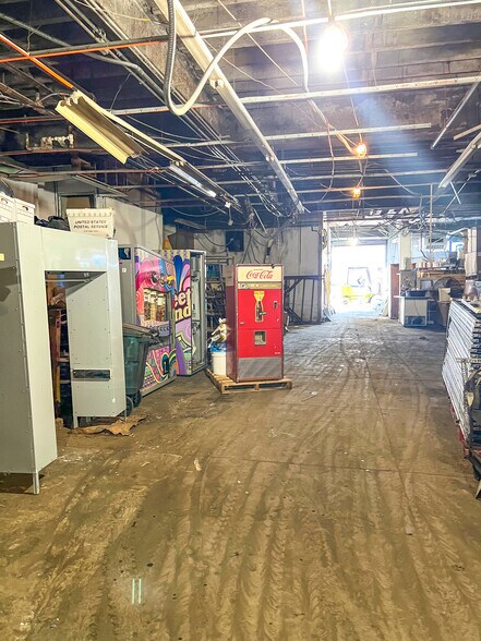 More Photos Of 2008-2010 S 13th St, Philadelphia Industrial For Sale