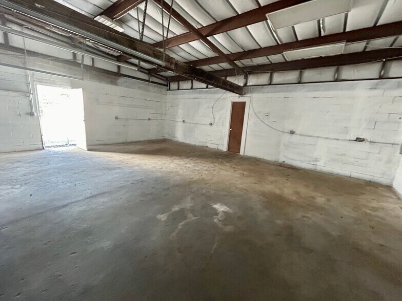 More Photos Of 5502 E Tecumseh St, Tulsa Auto Repair For Sale