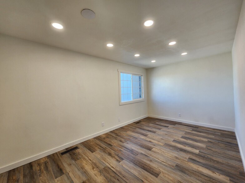 More Photos Of 1445 S Poplar St, Casper Office Residential For Lease