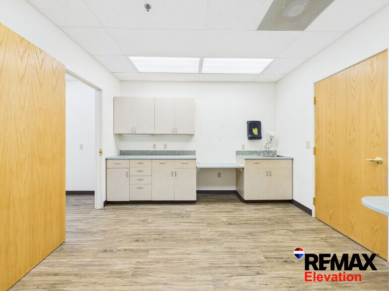 More Photos Of 156 N 6th St, Basin Office For Lease