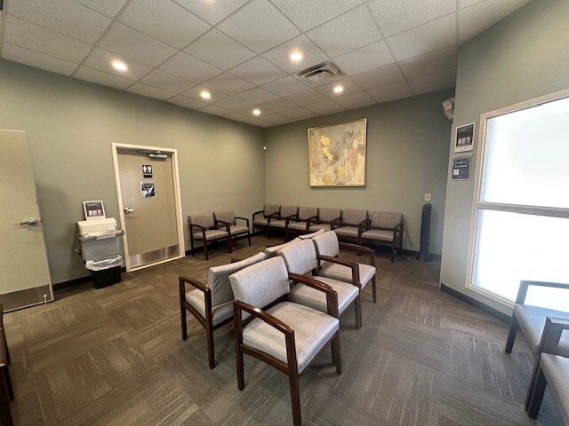 More Photos Of 1498 Jesse Jewell Pky SE, Gainesville Medical For Lease