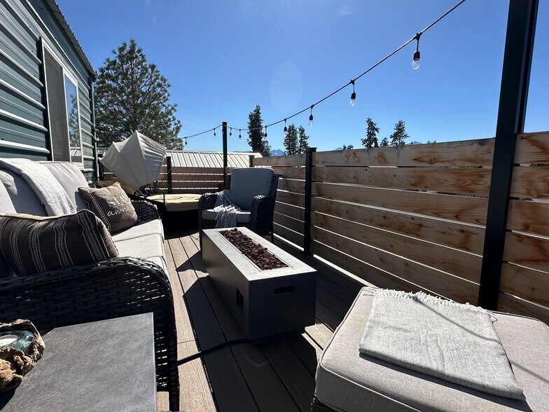 More Photos Of 592 N Sisters Park Ct, Sisters Flex For Sale