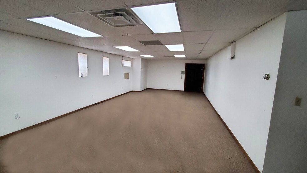 More Photos Of 6491-6497 Proprietors Rd, Worthington Warehouse For Lease