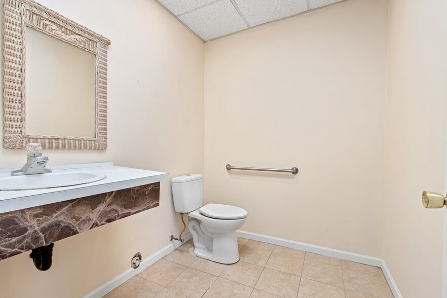 More Photos Of 2 Main St, Netcong Office For Sale