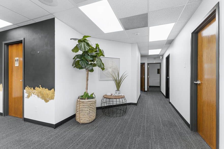 More Photos Of 277 N 9th St, De Pere Medical For Lease