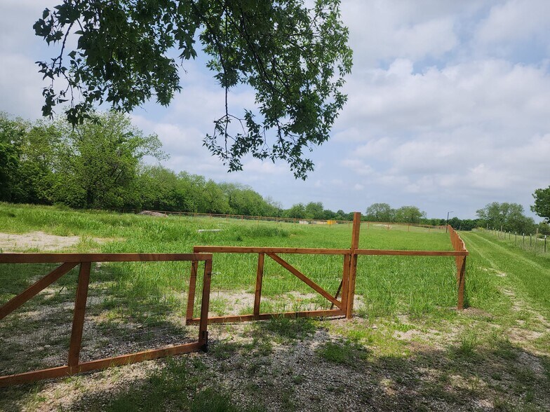More Photos Of 2895 County Road 341, McKinney Land For Lease