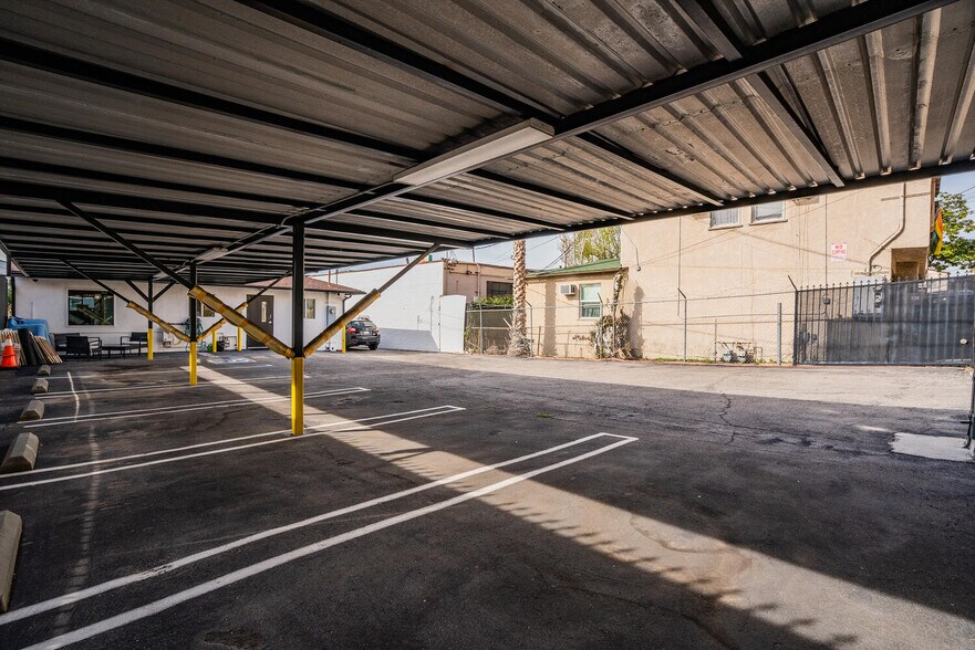 More Photos Of 910 S Glenoaks Blvd, Burbank Storefront Retail Office For Lease