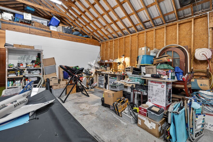 More Photos Of 1607 Norwich St, Brunswick Flex For Sale