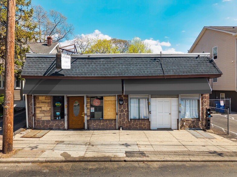 More Photos Of 1553-1555 Summit Ave, Hillside Storefront For Sale