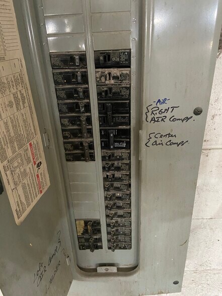 More Photos Of 295-297 37th St NE, Rochester Auto Repair For Lease