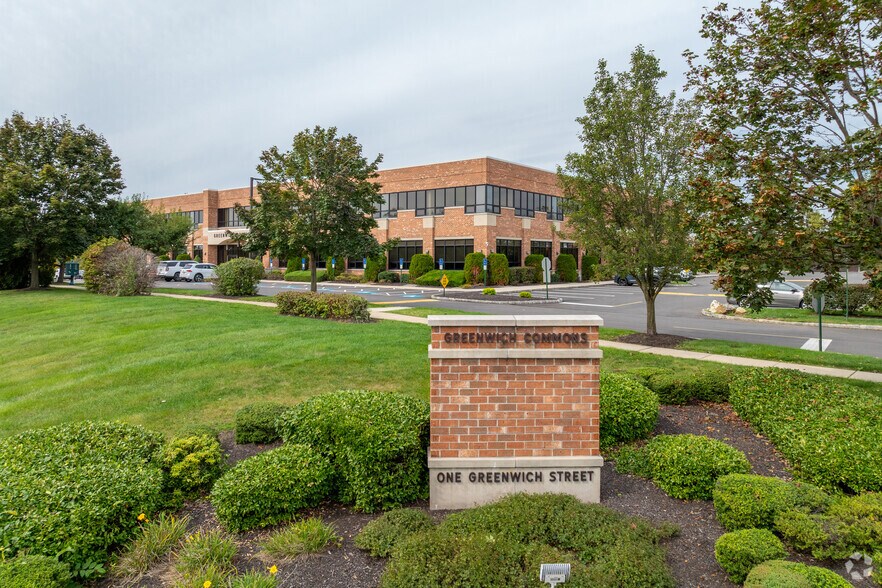 More Photos Of 1 Greenwich St, Stewartsville Medical For Lease