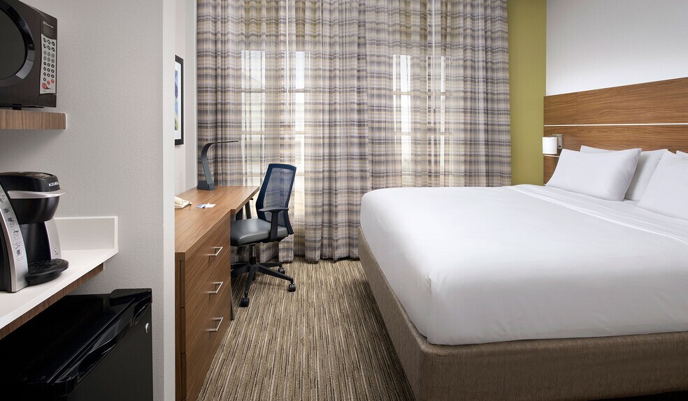 More Photos Of 120 Camaron St, San Antonio Hotel For Sale