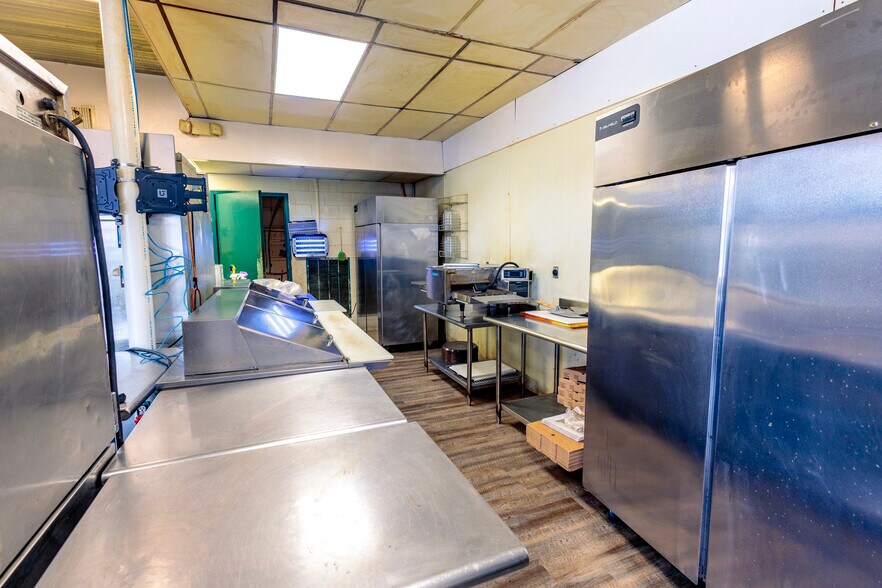 More Photos Of 15908 Main St, Town Creek General Retail For Sale