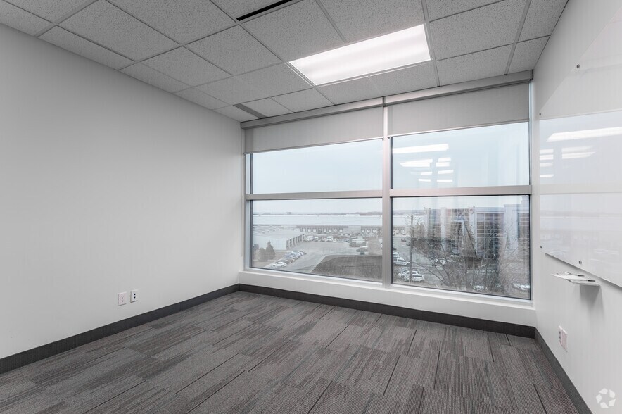 More Photos Of 5500 N Service Rd, Burlington Coworking Space