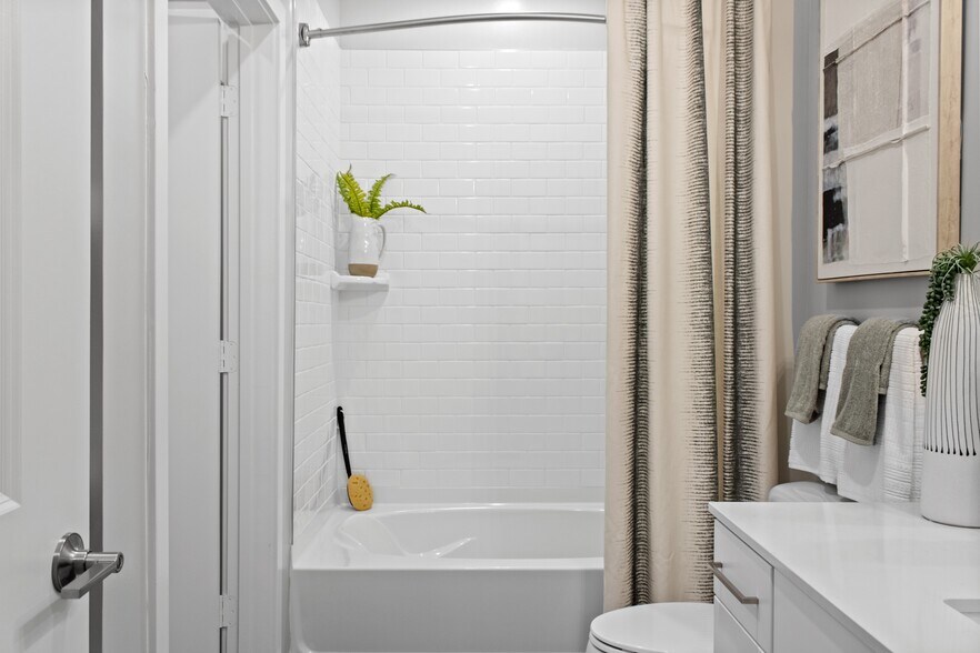 More Photos Of 12400 Dutton Rd, Midlothian Apartments For Sale