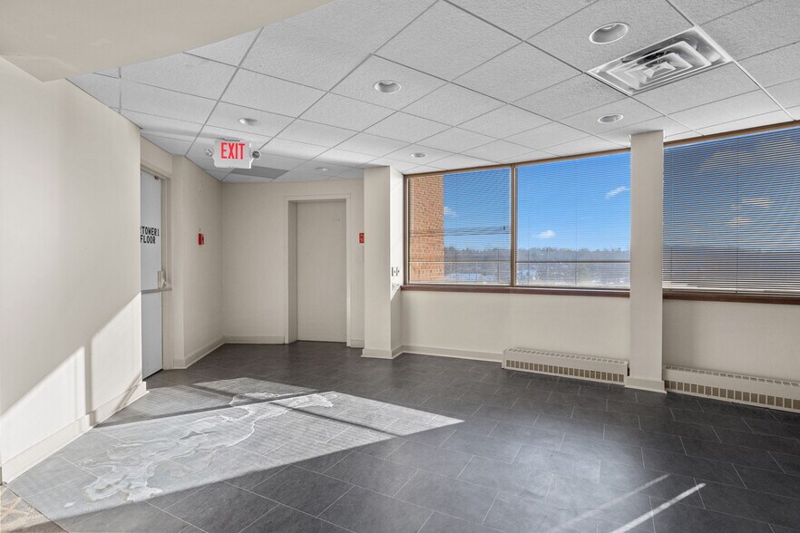 More Photos Of 667 Welsh Rd, Huntingdon Valley Loft Creative Space For Lease