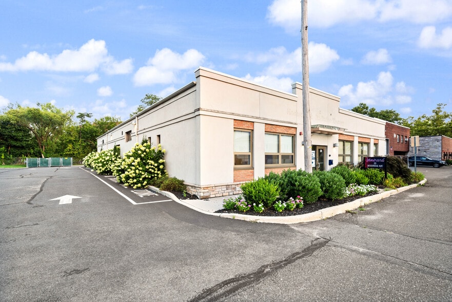 Primary Photo Of 20 Woodridge Ave, Hackensack Medical For Sale