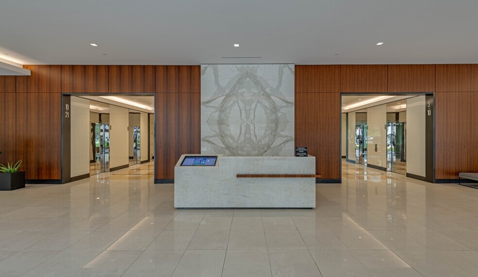 More Photos Of 10375 Richmond Ave, Houston Office For Sale