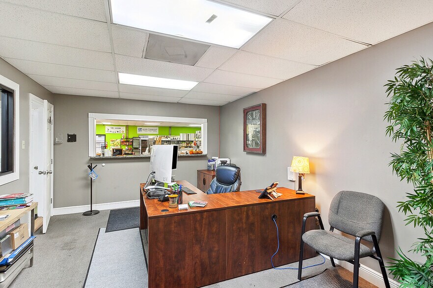 More Photos Of 234 Harbor Cir, New Orleans Warehouse For Sale