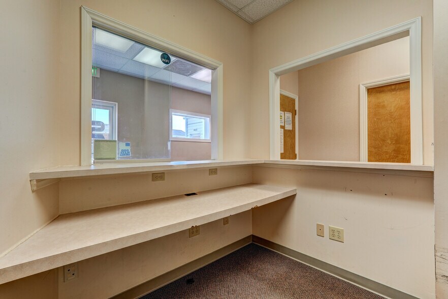 More Photos Of 247 W Kings Hwy, Eden Storefront Retail Office For Sale