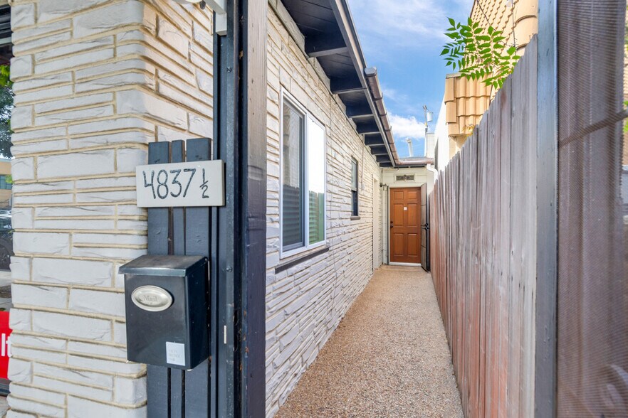 More Photos Of 4835-4837 Voltaire St, San Diego General Retail For Sale