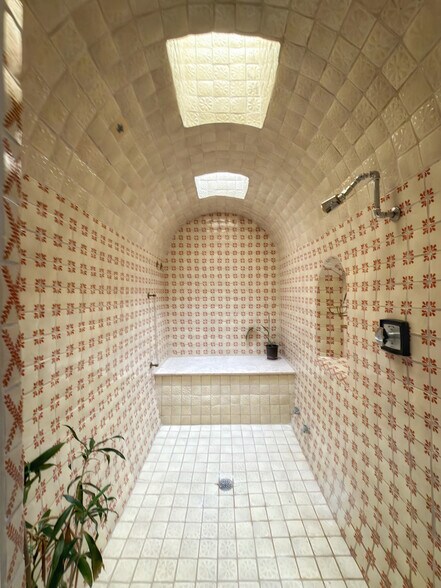 More Photos Of 1075 Paseo de Peralta, Santa Fe General Retail For Sale