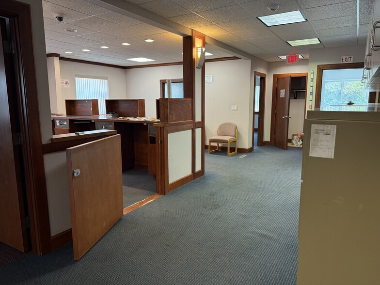 More Photos Of 584 Wyoming Ave, Kingston Medical For Sale