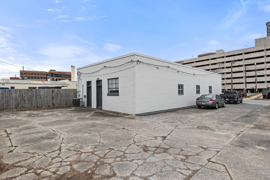 More Photos Of 102 Paisley St, Greensboro Coworking Space