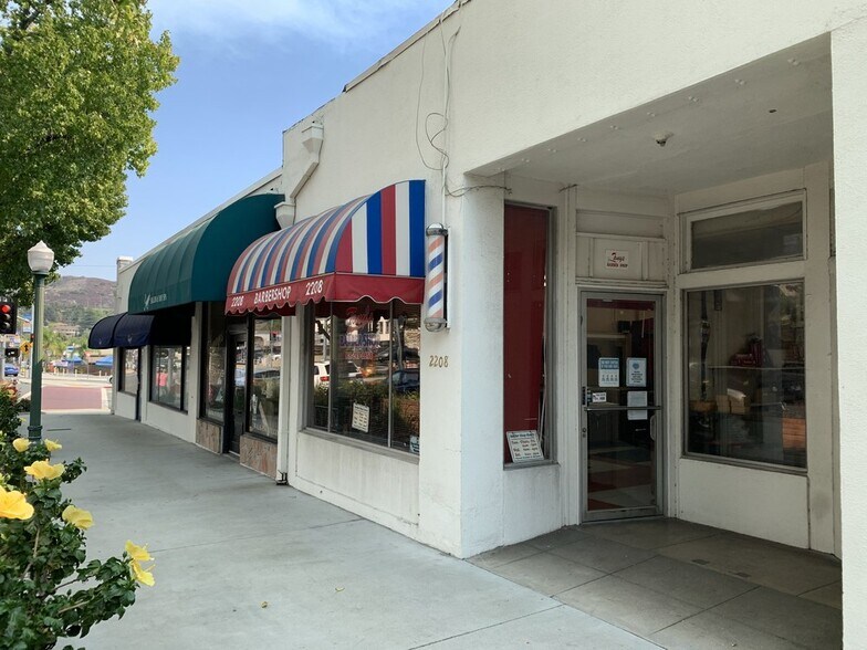 Primary Photo Of 2200-2228 Honolulu Ave, Glendale Storefront For Sale
