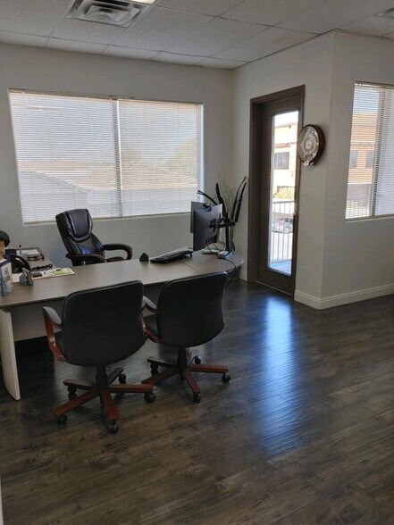 More Photos Of 8867 W Flamingo Rd, Las Vegas Office For Sale