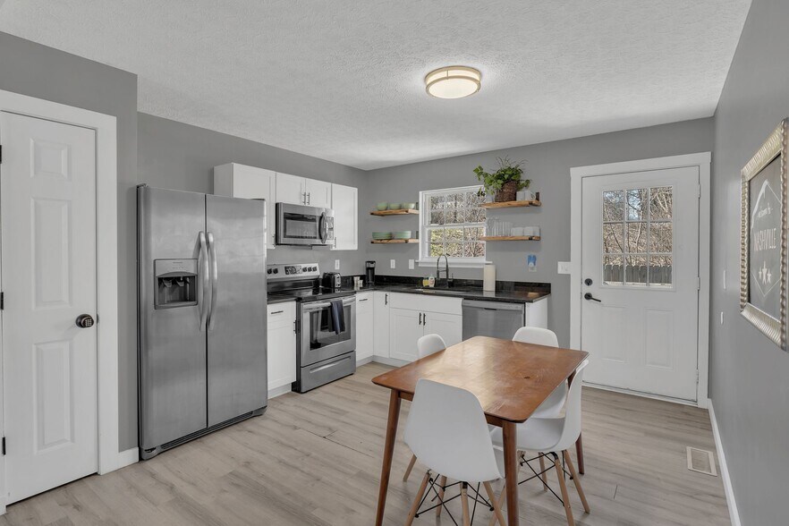 More Photos Of 901 21st Ave N, Nashville Multifamily For Sale