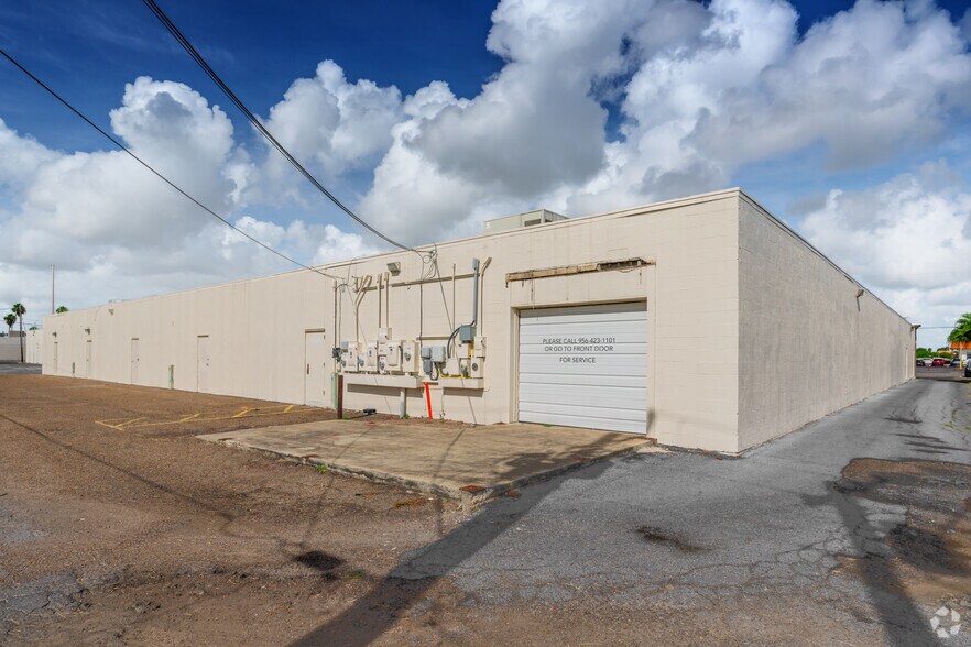 More Photos Of 216-410 N Ed Carey Dr, Harlingen Freestanding For Lease