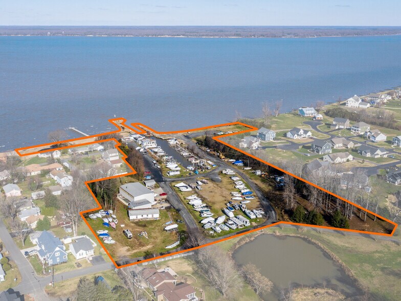 Primary Photo Of 6338 Riverview Dr, King George Marina For Sale