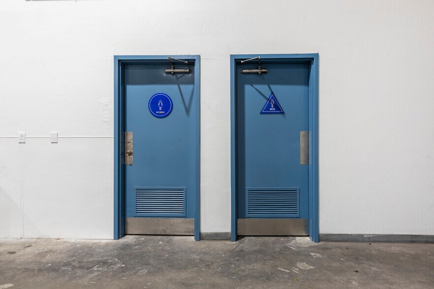 More Photos Of 1321 Railroad Ave, Clovis Warehouse For Lease