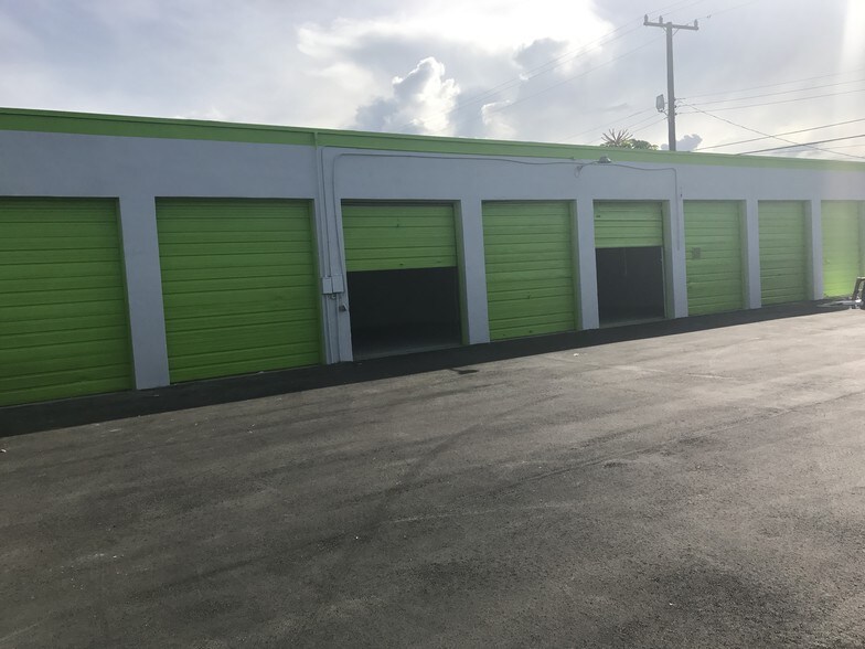 More Photos Of 821 NW 45th St, Oakland Park Self Storage For Lease