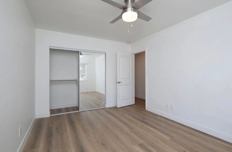 More Photos Of 2104-2110 Bacon St, San Diego Apartments For Sale