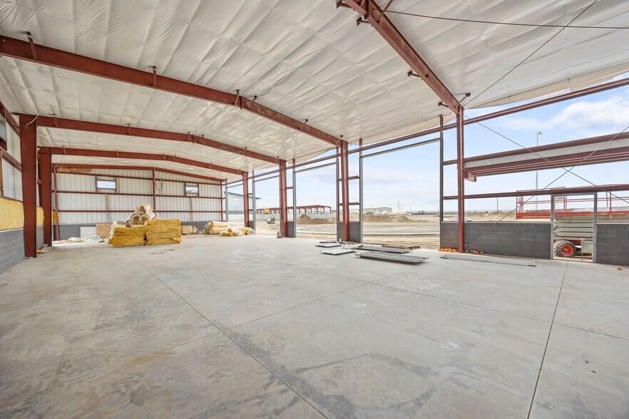 More Photos Of 1342 E Saint Helens St, Pasco Light Distribution For Lease
